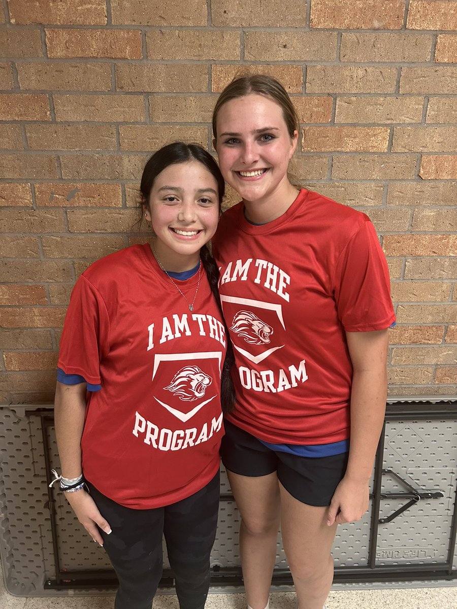 LeanderSoftball's tweet image. 2 weeks of “I am the program” leaders! These young women lead incredibly well! @LHS_principal20 @LeanderHS @CoachPrice03