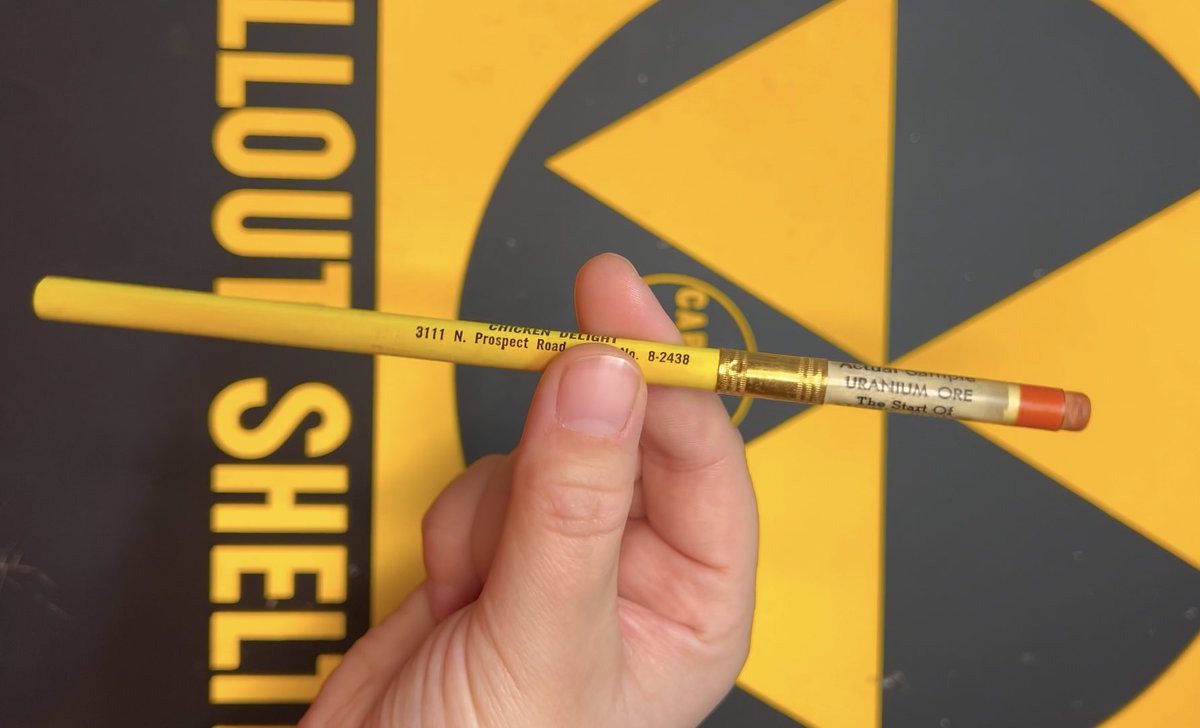 mrsfallout's tweet image. A 1950’s PENCIL THAT CONTAINS ACTUAL URANIUM?!
You know I had to test it to see how radioactive it is.. 
Watch the new #Fallout content just uploaded to my YouTube channel 👉 youtube.com/shorts/tyow3yC…  #1950s #mrsfallout