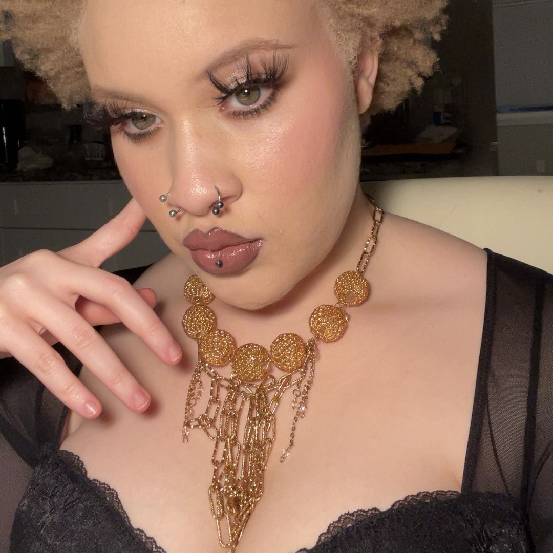 bitingbat's tweet photo. Hi! Support a black, disabled creator today. ❣️ In need of urgent funds to move in the next two weeks!! https://t.co/maW2tOV4kg