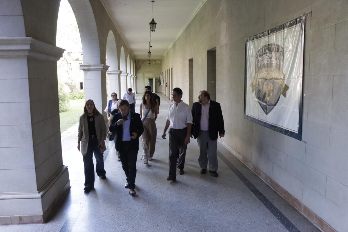 jaimemendezh's tweet photo. ¡Licenciatura en Sistemas de Información y Analista Universitario en Ciencias de Datos! Son las dos nuevas carreras que la @UNLuSanMiguel comenzará a dictar en nuestra Usina Tecnológica en 2025. Junto a @andreslagalaye, firmamos convenio con su rector @wpanessi #SanMiguel https://t.co/yDrZTq0DIQ