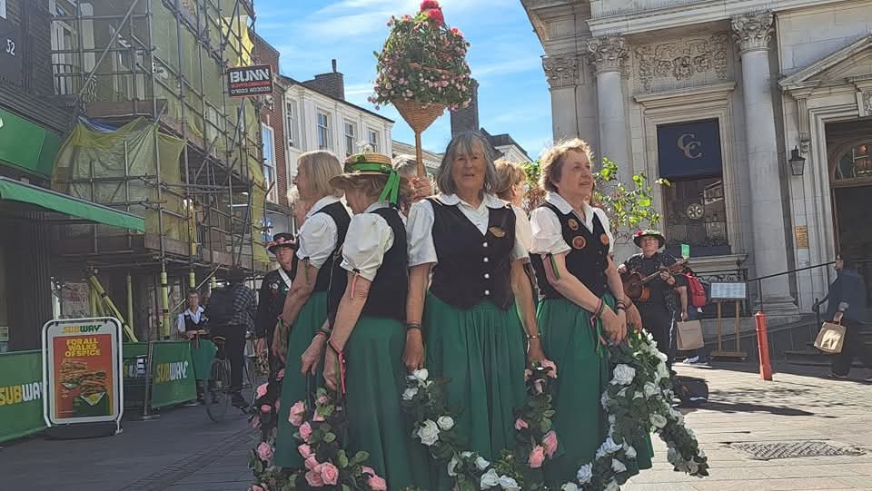 Fiddlestickclog's tweet photo. We are hitting Norwich again! Take a break from Christmas shopping to catch us on our dance tour, starting outside John Lewis around 11am on Saturday 14th December

#fiddlesticksclog #Christmas #norwich https://t.co/wLzLtPzHbf