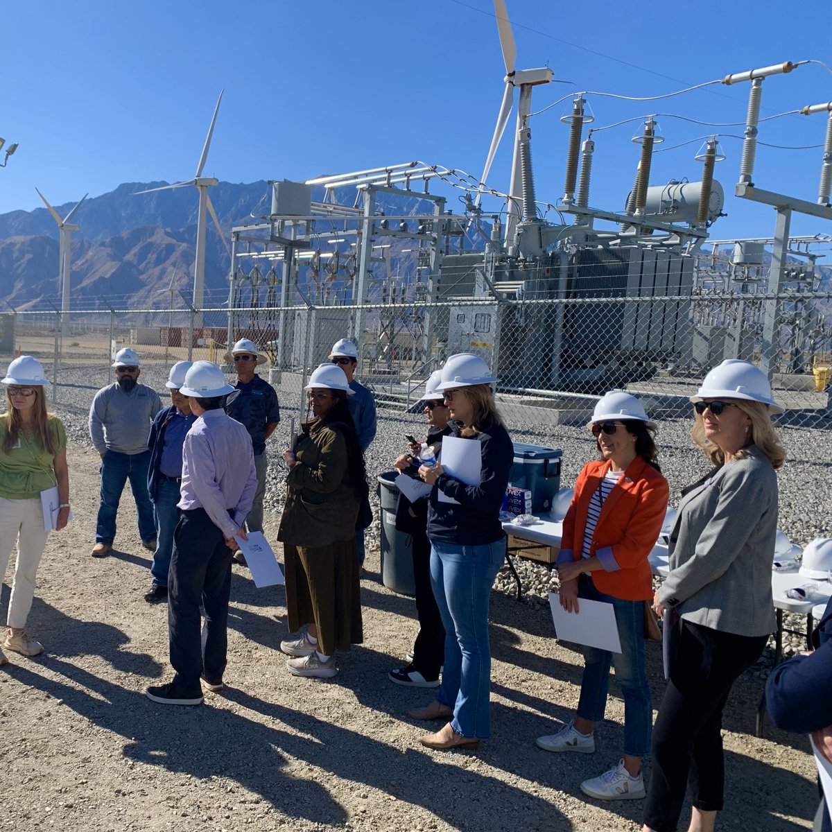 CVEPartnership's tweet image. On November 20, CVEP was pleased to join CA District 14 Assemblymember Buffy Wicks (D-Oakland) and a small delegation of media, government, and industry leaders on a tour of NextEra Energy's Desert Peak Project, one of the largest energy storage projects in the nation. #energy