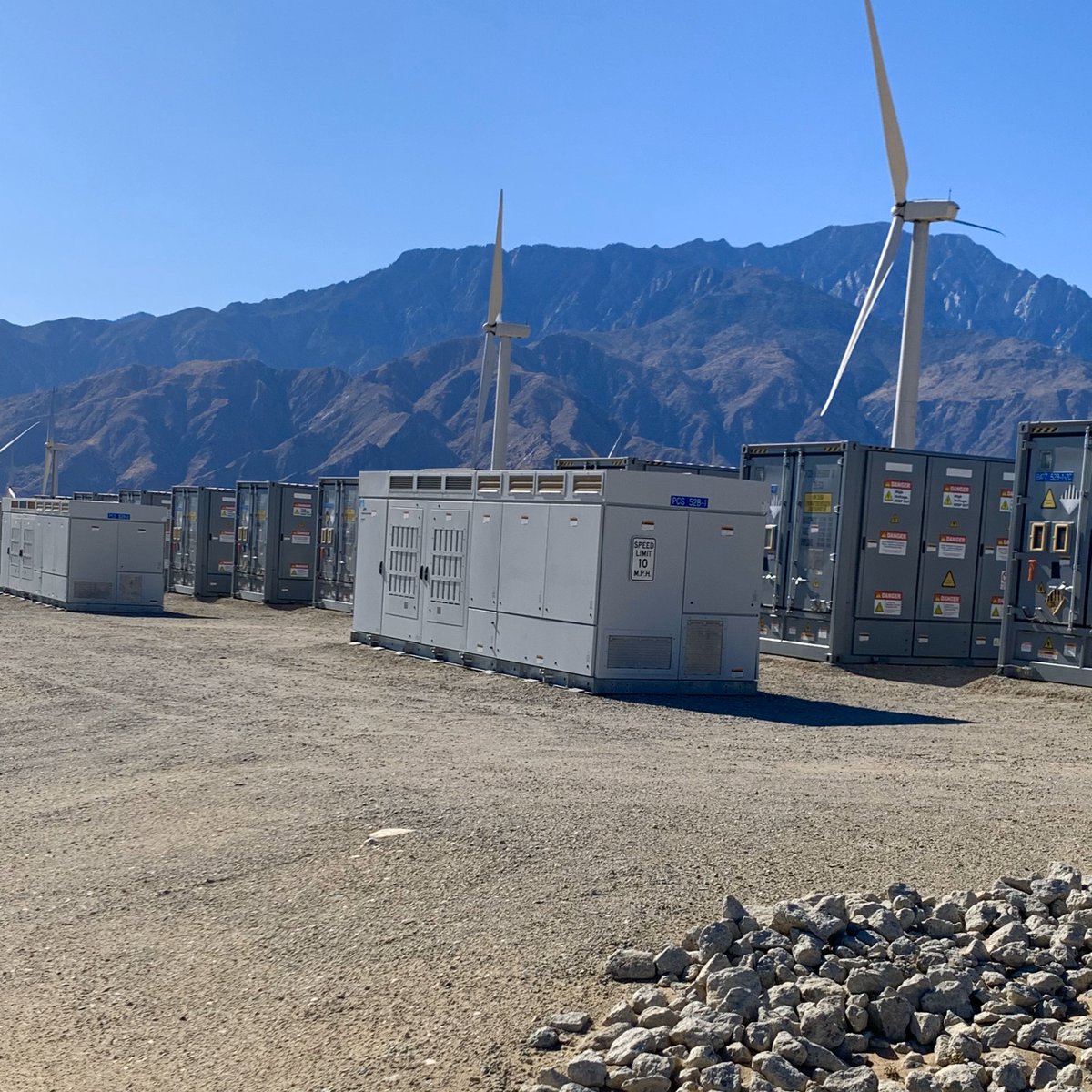 CVEPartnership's tweet image. On November 20, CVEP was pleased to join CA District 14 Assemblymember Buffy Wicks (D-Oakland) and a small delegation of media, government, and industry leaders on a tour of NextEra Energy's Desert Peak Project, one of the largest energy storage projects in the nation. #energy