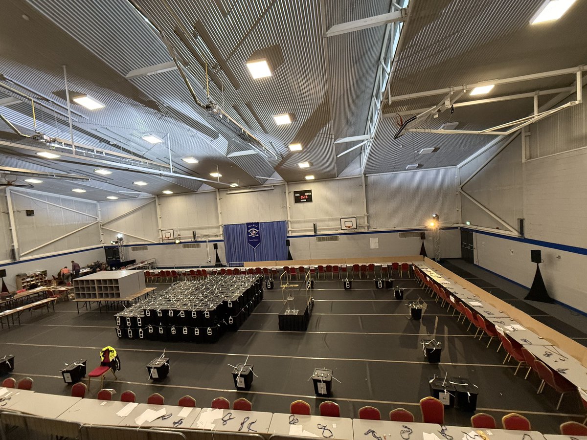 saloreilly's tweet image. The count centre for Carlow Kilkenny was not suitable for a count and it was a disgrace that the public were not allowed in to see the count. We must do better in future and ensure the count centres are open to all so democracy can be seen in action. #GE24