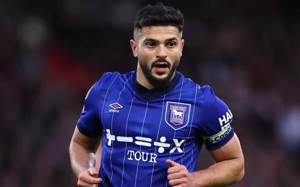 Asmali77's tweet photo. 🚨 Ipswich Town have revealed that it was Sam Morsy who refused to wear the rainbow captain’s armband this weekend “due to his religious beliefs... 

He is a practicing Muslim and Ipswich insist they respect his decision. https://t.co/plK6wJLgPM