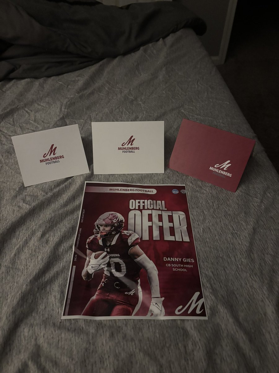 danny_gies's tweet image. Blessed to have received an official offer from Muhelnberg College!! @DigInMules @Coach_Frantz @CBSouthFootball @tom_hetrick @ArtisticMayhem1 @SOLsports @EPAFootball