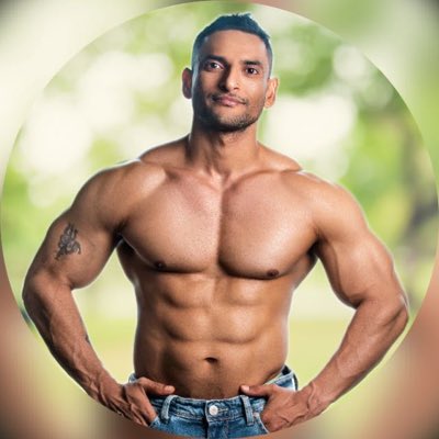 ankitgrenowest's tweet photo. #NewProfilePic https://t.co/1Sy0fQbDdg