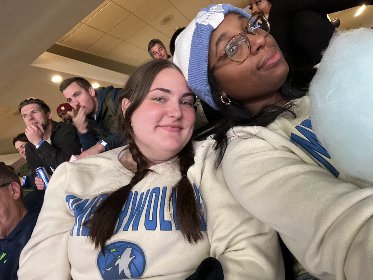 • carah ann• tweet media