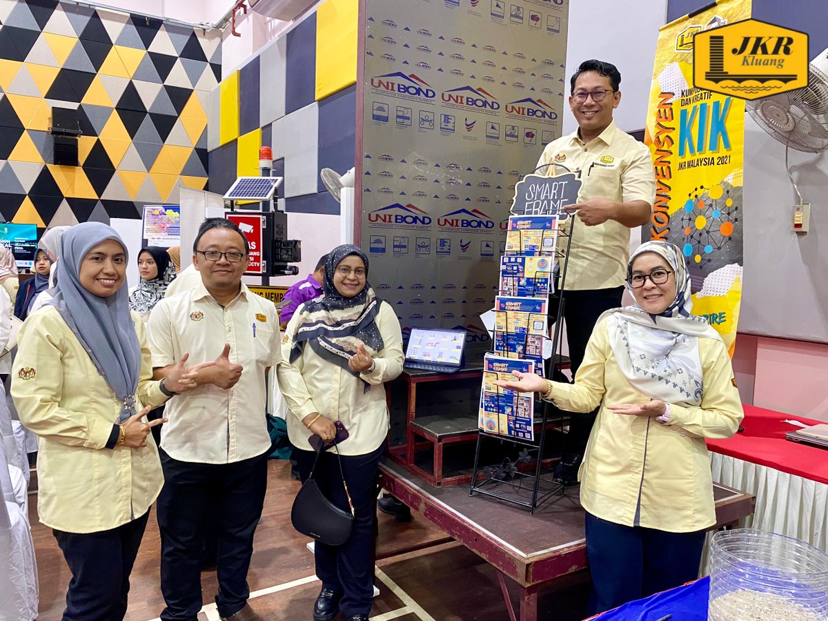 JKRKluang's tweet photo. HARI PROFESSIONAL TEKNIKAL NEGARA (HPTN) PERINGKAT NEGERI JOHOR TAHUN 2024  
Telah diadakan sambutan HPTN yang berlangsung di Dewan Serbaguna JKR JB, Johor. Penglibatan Jurutera Daera iaitu Puan Ir. Norlela binti Abu Bakar dan  Kumpulan Inovatif dan Kreatif (KIK), SMART STATION. https://t.co/Ghbjecxc8x