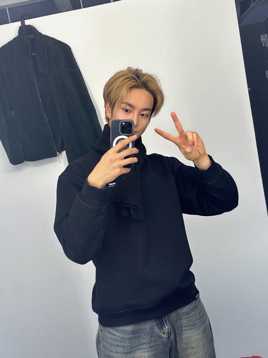 catch_theyoung's tweet photo. 오운완!!!💪😝 오늘 날씨 엄청 추우니까 다들 목도리 꼭 하기🧣

#캐치더영 #CATCHTHEYOUNG #CTY
#남현 #NAMHYUN https://t.co/XGr1jwTA4C