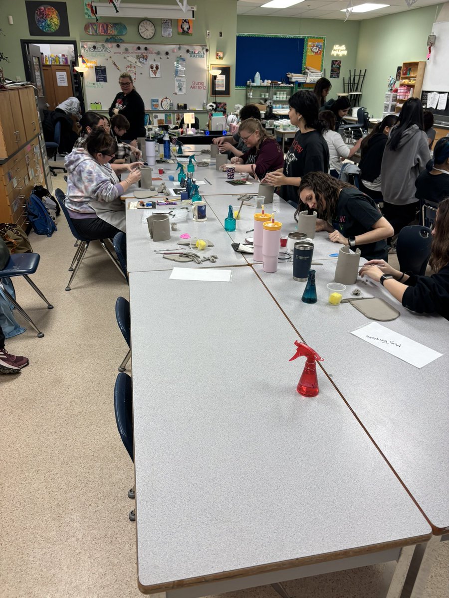 It’s beginning to look a lot like Christmas <a href="/SullivanHeights/">Sullivan Heights Secondary</a>!🎄Students taught staff members how to make a clay mug. From planning, to organizing, to delivery, Sulli students taught us! Such a wonderful, creative group! 🎨 <a href="/Surrey_Schools/">Surrey Schools</a> #ceramics #HolidayCheer #artists