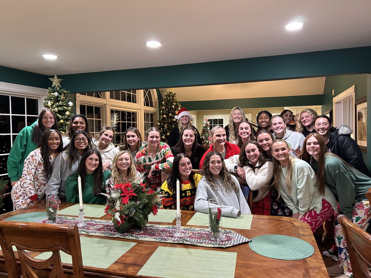 Karen Weekly (@karenweekly) on Twitter photo On the anniversary of these gals teaching me how to take a .5, we just had to take another! Merry Christmas from Lady Vol Softball! <a href="/Vol_Softball/">Tennessee Softball</a> ✝️🎅🎄 On the anniversary of these gals teaching me how to take a .5, we just had to take another! Merry Christmas from Lady Vol Softball! <a href="/Vol_Softball/">Tennessee Softball</a> ✝️🎅🎄
