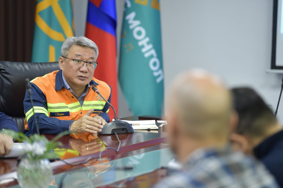 “Эрдэнэс  Оюу Толгой “ХХК, “Рио Тинто Монгол” ХХК-ийн төлөөллүүд “Эрдэнэт  үйлдвэр” ХХК-ийн Зэсийн баяжмал боловсруулах, хайлуулах үйлдвэрийн  бүтээн байгуулалттай танилцаж, уурхайн олборлолт, боловсруулалт,  технологийн үйл ажиллагааны туршлага солилцох уулзалт зохион байгууллав