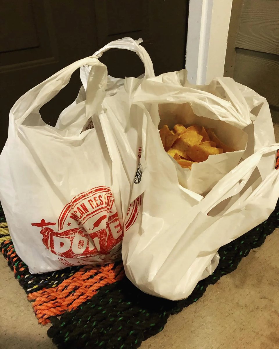 bargainETX's tweet image. asked for contactless delivery, got a car in my house instead. got my food tho.