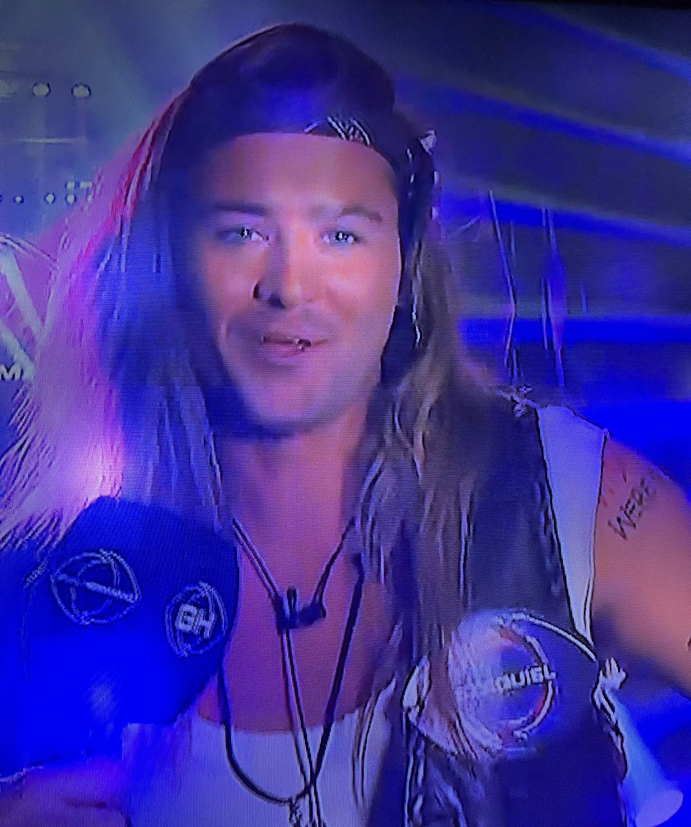 Messiman099's tweet photo. Axl rose o Karina Jelinek ? No se lo dejo a tu criterio https://t.co/NEDvRuZXFj