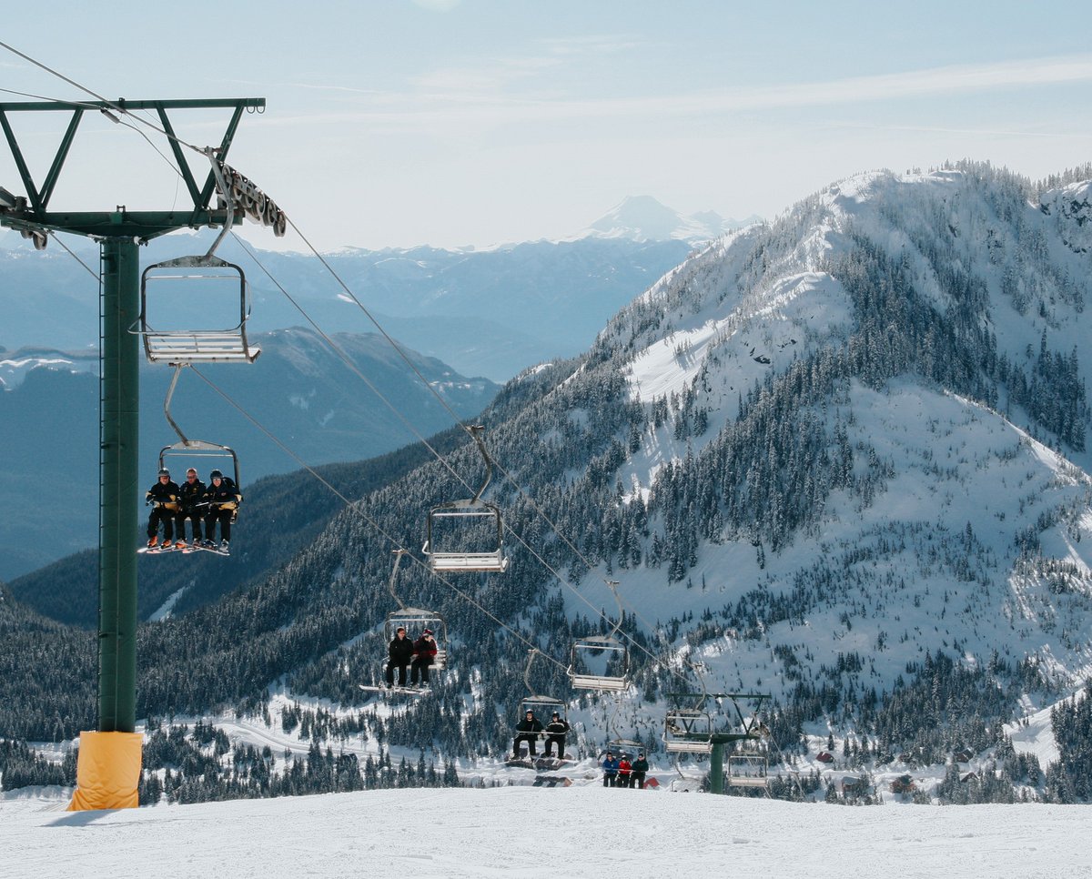 harrisontourism's tweet photo. The countdown is on to @SasquatchResort's opening day! ❄️ ❄️ ❄️

Lift ticket sale are now available. Learn more at https://t.co/ulhn8wPVvE

#HarrisonRiverValley https://t.co/QX7CvxuBvE