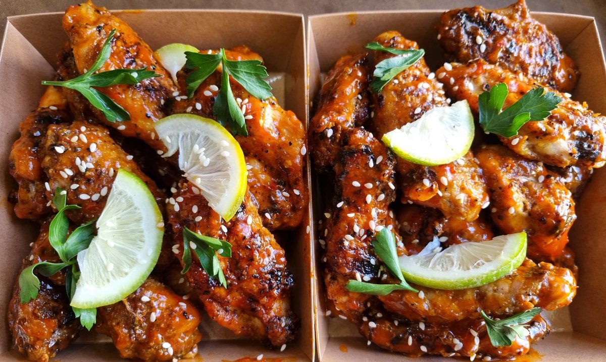GrillBox_'s tweet photo. We will be making just 6 boxes of wings tomorrow!
DM to order
#Grillbox
ππππ https://t.co/xA2SLr0qAT