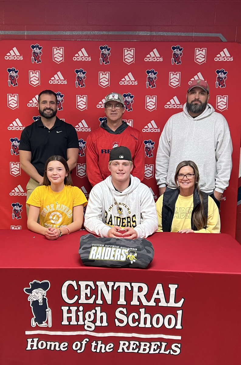 Congratulations to Jaxon Jones for signing on with Three Rivers Community College to play baseball!  Great job Jaxon!
