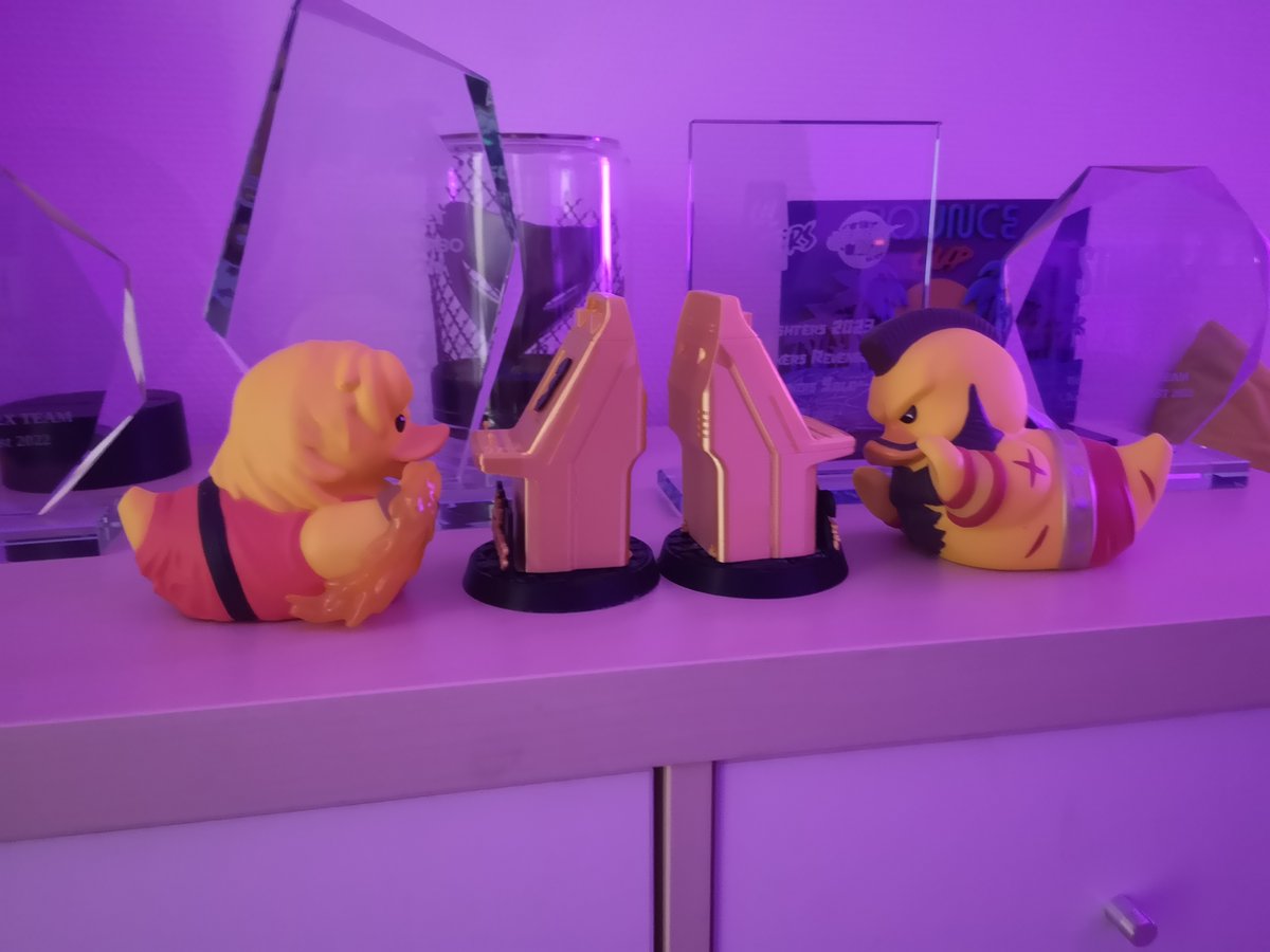 DonYann2X's tweet image. Grâce au Lil Fighters, j'ai enfin réalisé mon rêve d'avoir un setup en versus à la maison 🥰🙏