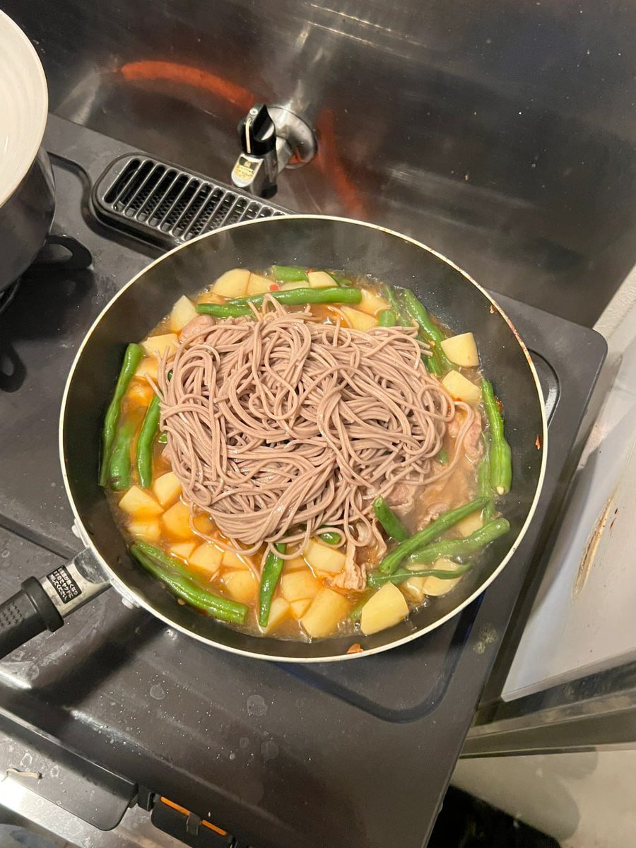 Ashu_deorukhkar's tweet image. Made a delicious bowl of noodles for breakfast today! 🍜 Quick, tasty, and the perfect start to my day. Nothing beats a homemade meal! #HomemadeBreakfast #Noodles #MorningFuel