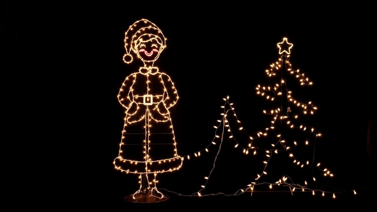 DivineTrickstr's tweet image. Images created in @LumaLabsAI Dream Machine -powered by their new Photon image generator! I made these for a Christmas prompt linked below🎄Check out my board for the simple process used to create it and more✨

dream-machine.lumalabs.ai/share/board/94…

#DreamMachine