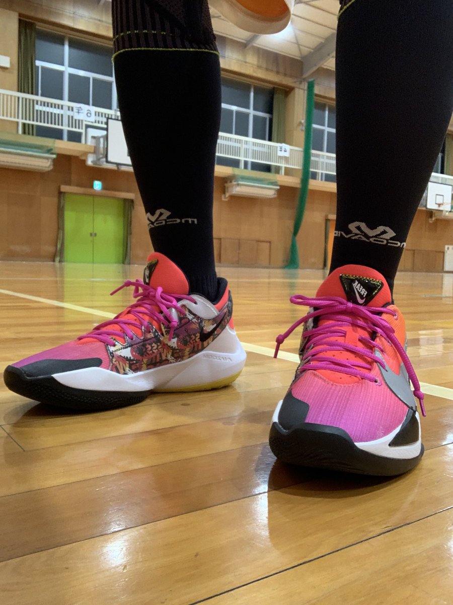 jkfe758's tweet photo. 月曜日から良い汗かきました💦
#うめバス
#コソ練
#nike
#zoomfreak2
#kyrie8 https://t.co/qvPfZdXP2N