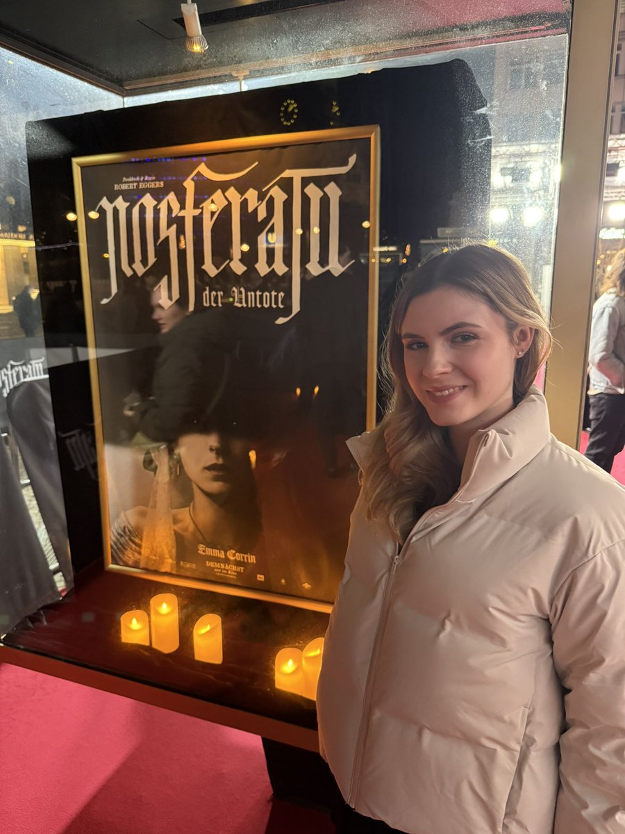 Ich durfte eben auf die Premiere von Nosferatu! 
Hatte echt Gänsehaut. Heftiger Film
Einladung | Werbung