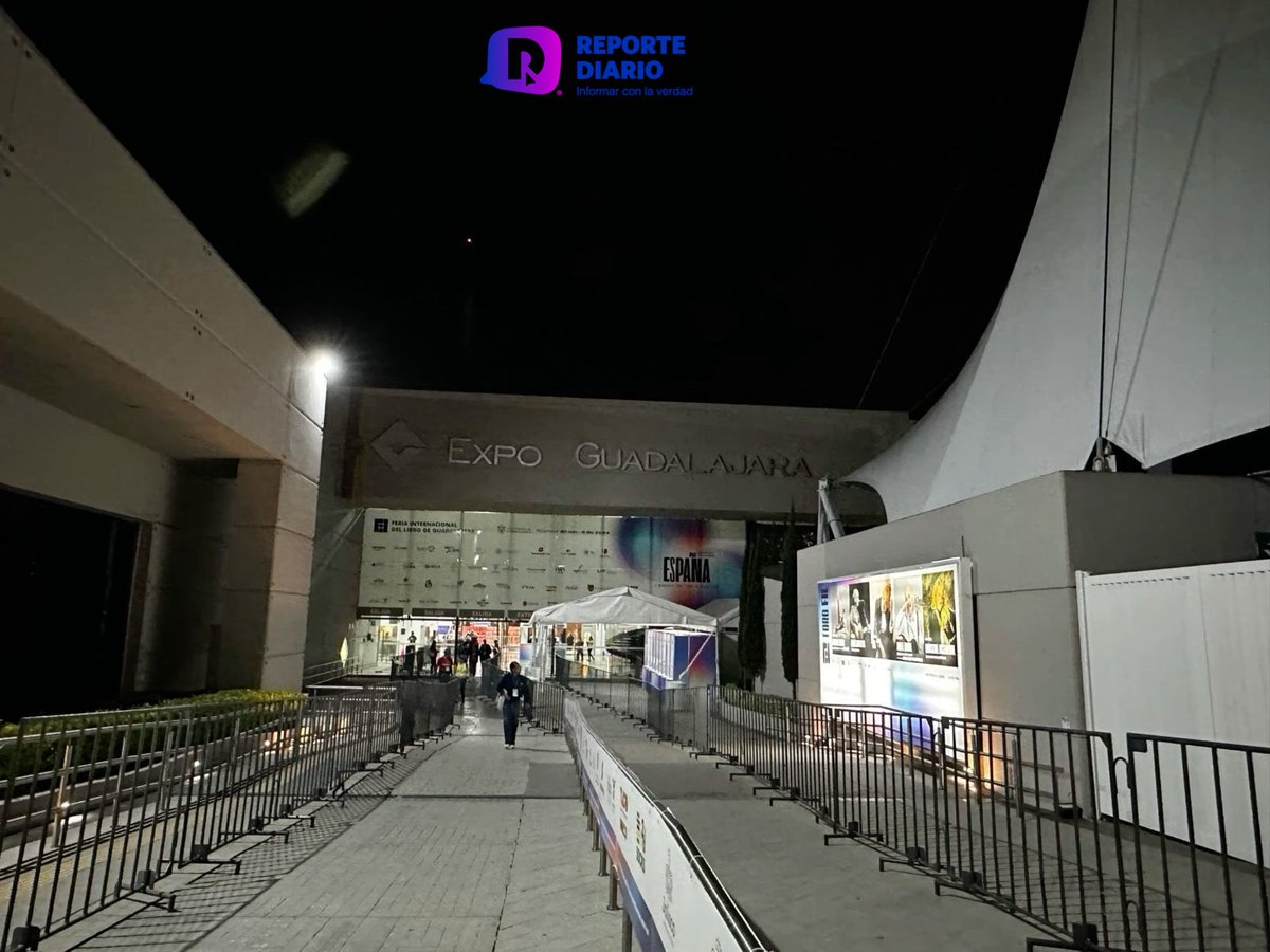 reportediariopv's tweet photo. FIL Guadalajara 2024: Arranque histórico cargado de lectores y solidaridad
Más de 150 mil personas inician
Leer nota: https://t.co/aGz44qb7u0
Redacción: Patricia Retana
#Guadalajara2024 #LibrosQueTransforman #CulturaViva #ValenciaSolidaria #LecturaSinFronteras #FILParaTodos https://t.co/BbdCkFx9FB