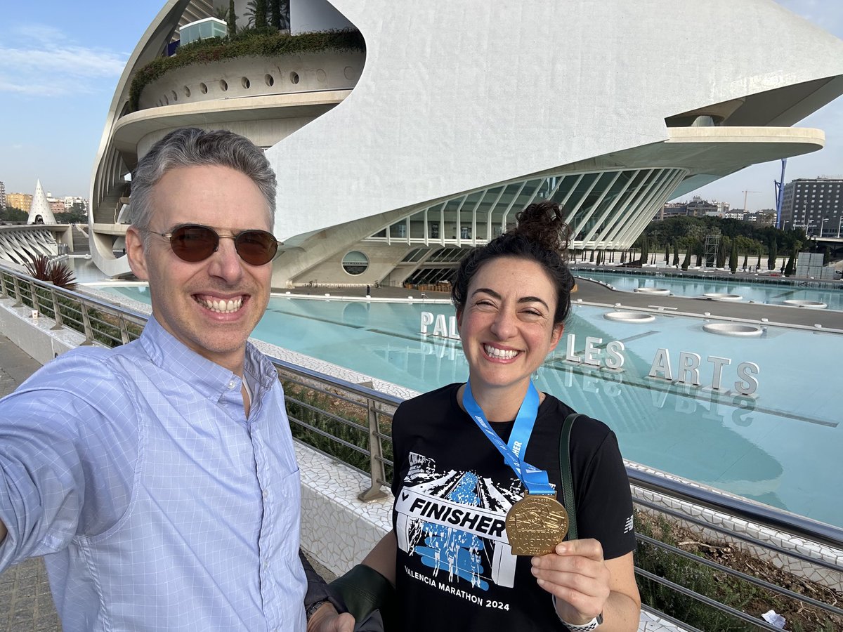Franciii500's tweet photo. Completing the @maratonvalencia yesterday and celebrating it as a new 42K/26.2Mile personal best this #MedalMonday was a dream come true. #TheRaceToBe #ValenciaCorreXValencia #StrongSmilesForMiles https://t.co/jD2FeUOW94