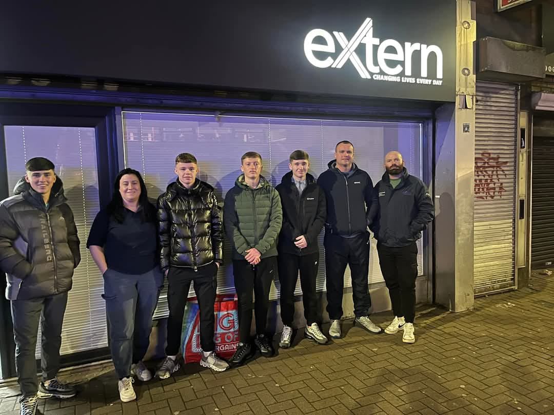 pk_belfast's tweet photo. Tonight young people from @ArdoyneYC visited services across Belfast supporting those affected by homelessness & provided support to a number of those sleeping rough.  Thanks to @ExternCharity and Reaching Out Homeless Support for their time & fantastic work.  

#Education #Awareness 
#HAW24
