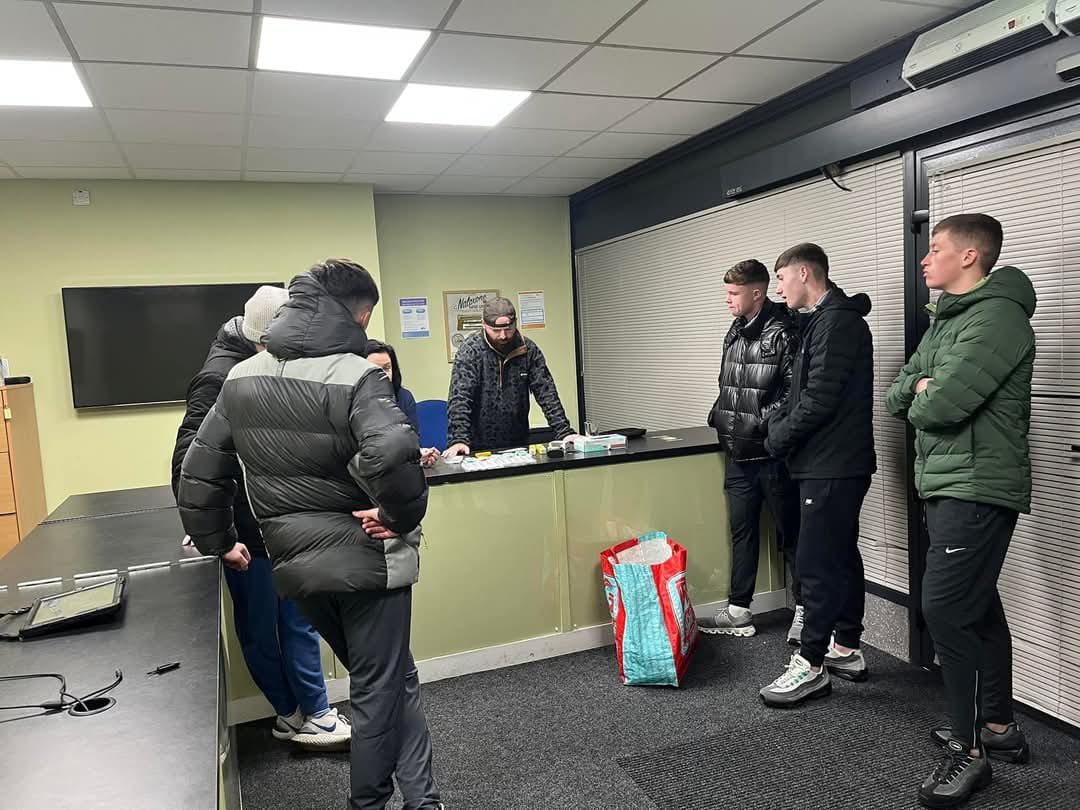 pk_belfast's tweet photo. Tonight young people from @ArdoyneYC visited services across Belfast supporting those affected by homelessness & provided support to a number of those sleeping rough.  Thanks to @ExternCharity and Reaching Out Homeless Support for their time & fantastic work.  

#Education #Awareness 
#HAW24