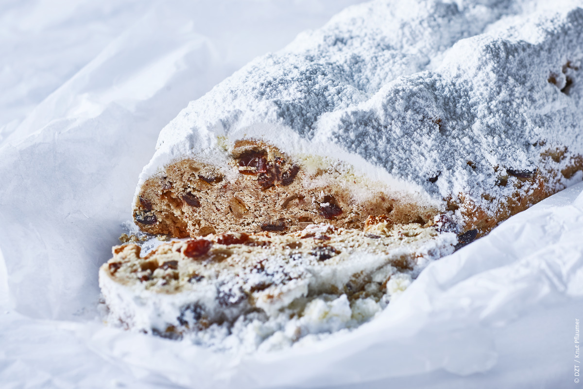 GermanyTourism's tweet photo. When in Germany during the Christmas season, eating Dresdner Stollen should be on everybody's bucket list 🍰 🎄 https://t.co/mnYoz94mT2