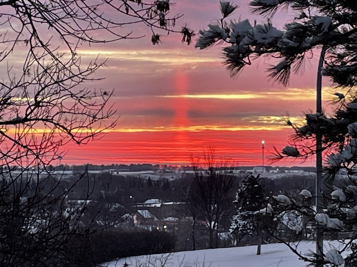 Tonight’s sunset in ⁦<a href="/JamestownND/">Jamestown Stutsman Development Corporation</a>⁩ from the ⁦<a href="/UJ_Jimmies/">University of Jamestown</a>⁩ campus was beautiful!