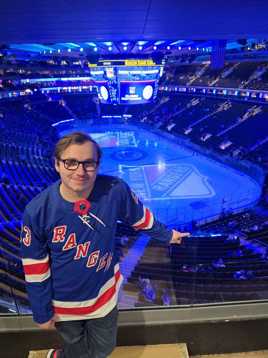 DKarlab_'s tweet photo. At MSG watching the #Rangers tonight https://t.co/07pTEepegL