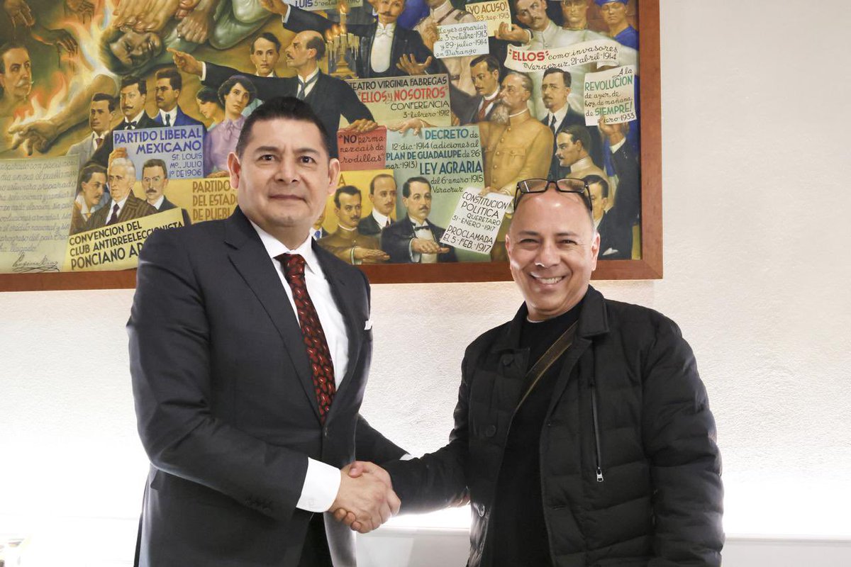 armentapuebla_'s tweet photo. Trabajamos con el Dr. Luis Sánchez, exitoso productor de la película "Canas al Aire".

¿Sabías que esta maravillosa obra rinde homenaje a nuestras personas adultas mayores y a nuestros gloriosos pueblos mágicos?

#PorAmorAPuebla, avanzamos firmemente con el humanismo mexicano que encabeza la presidenta Claudia Sheinbaum.

#PensarEnGrande
