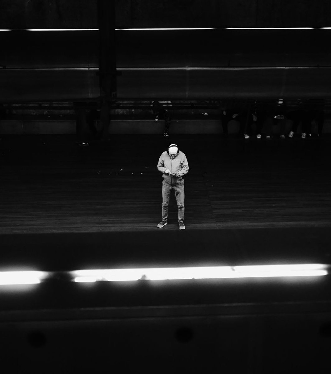 heyyvar's tweet photo. Metro shot
That feeling when you see it with your eyes and you make the shot 📸
#streetphotography
#blackandwhitephotography 
#nikoncreators 
#nikonzf 
#tamron https://t.co/gKJ6Co7wLi