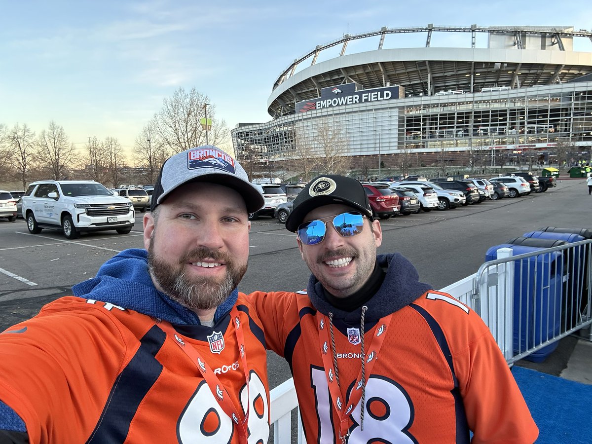 TimBuke's tweet image. Let’s go @Broncos! #BroncosCountry need this w!
