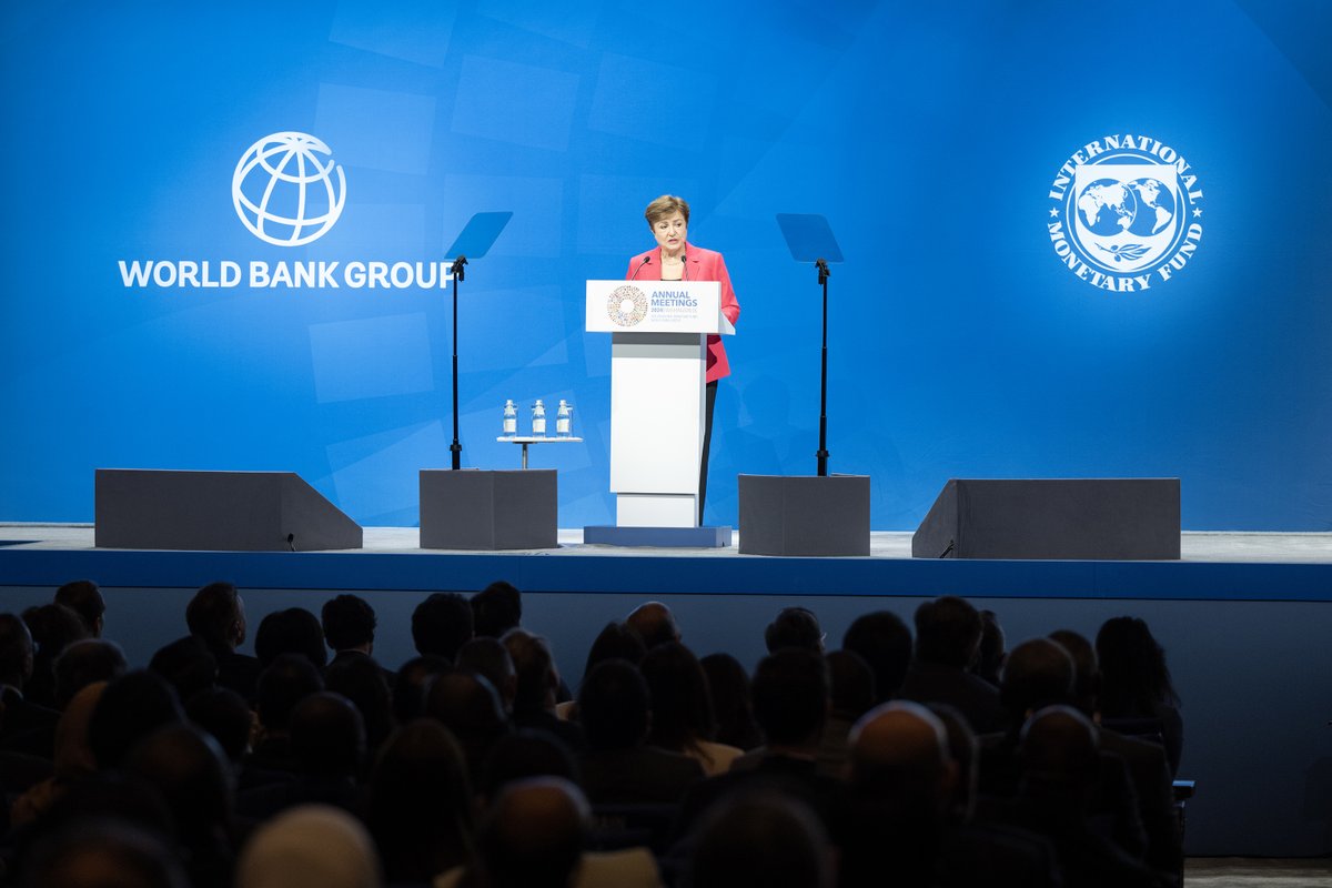 wps_awlnng's tweet image. @IMFNews /@WorldBank 🌍
1️⃣ Investing in women creates ripple effects that strengthen families, communities, and economies.
2️⃣ Persistent challenges like gender bias, limited access to resources &amp;amp; restrictive policies continue to hold women back.#AcceleratingActionTogether