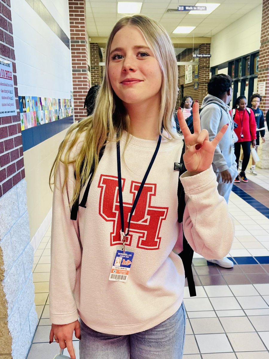 BerryMiller_JH's tweet photo. 🎉 Kicking off #GenerationTexasWeek with Bobcats proudly sporting their favorite Texas colleges!❤️💙🐾🏫#TexasPride #ChallengeAccepted #BuildPearlandProud https://t.co/O2hv7psziO
