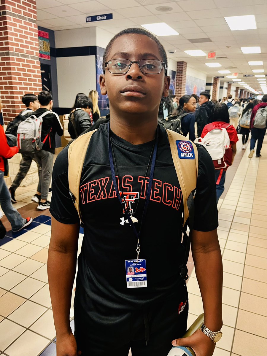 BerryMiller_JH's tweet photo. 🎉 Kicking off #GenerationTexasWeek with Bobcats proudly sporting their favorite Texas colleges!❤️💙🐾🏫#TexasPride #ChallengeAccepted #BuildPearlandProud https://t.co/O2hv7psziO