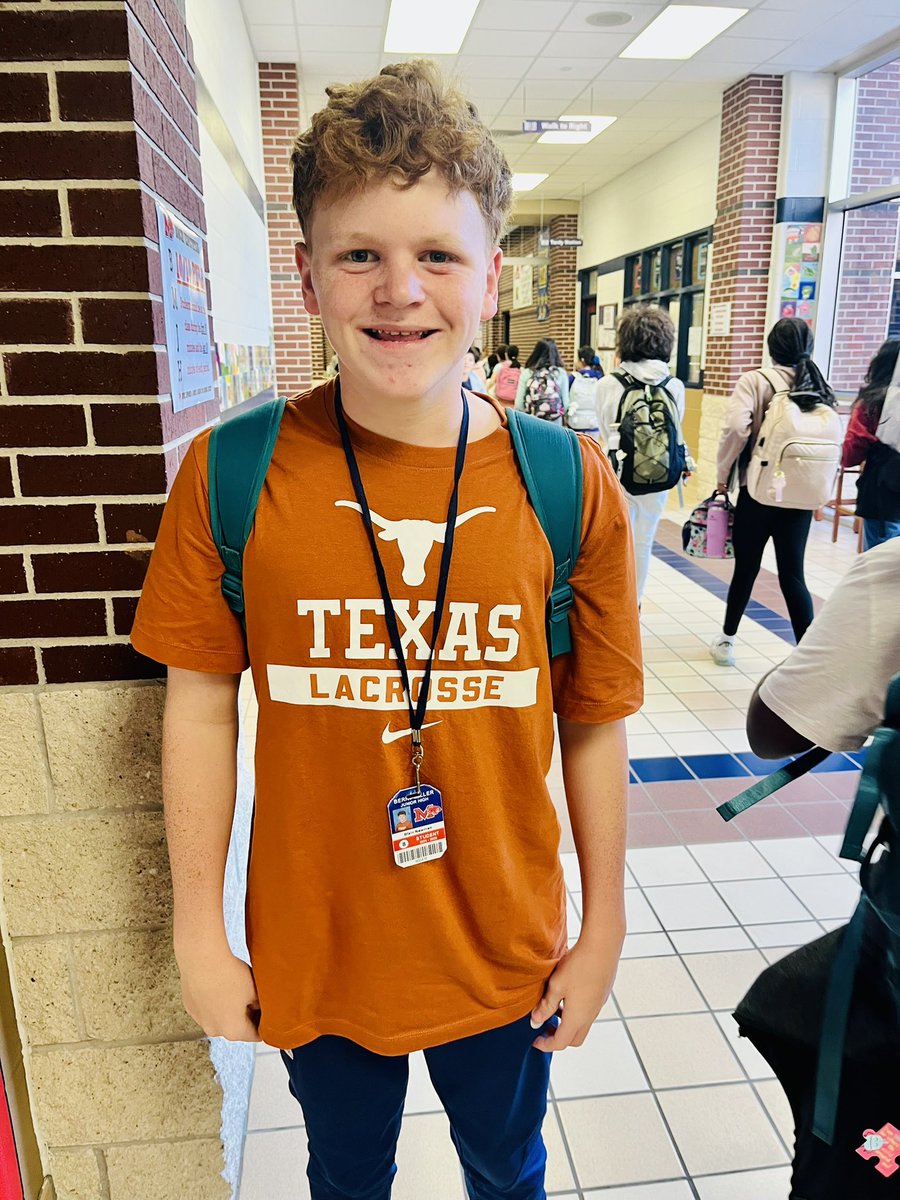 BerryMiller_JH's tweet photo. 🎉 Kicking off #GenerationTexasWeek with Bobcats proudly sporting their favorite Texas colleges!❤️💙🐾🏫#TexasPride #ChallengeAccepted #BuildPearlandProud https://t.co/O2hv7psziO