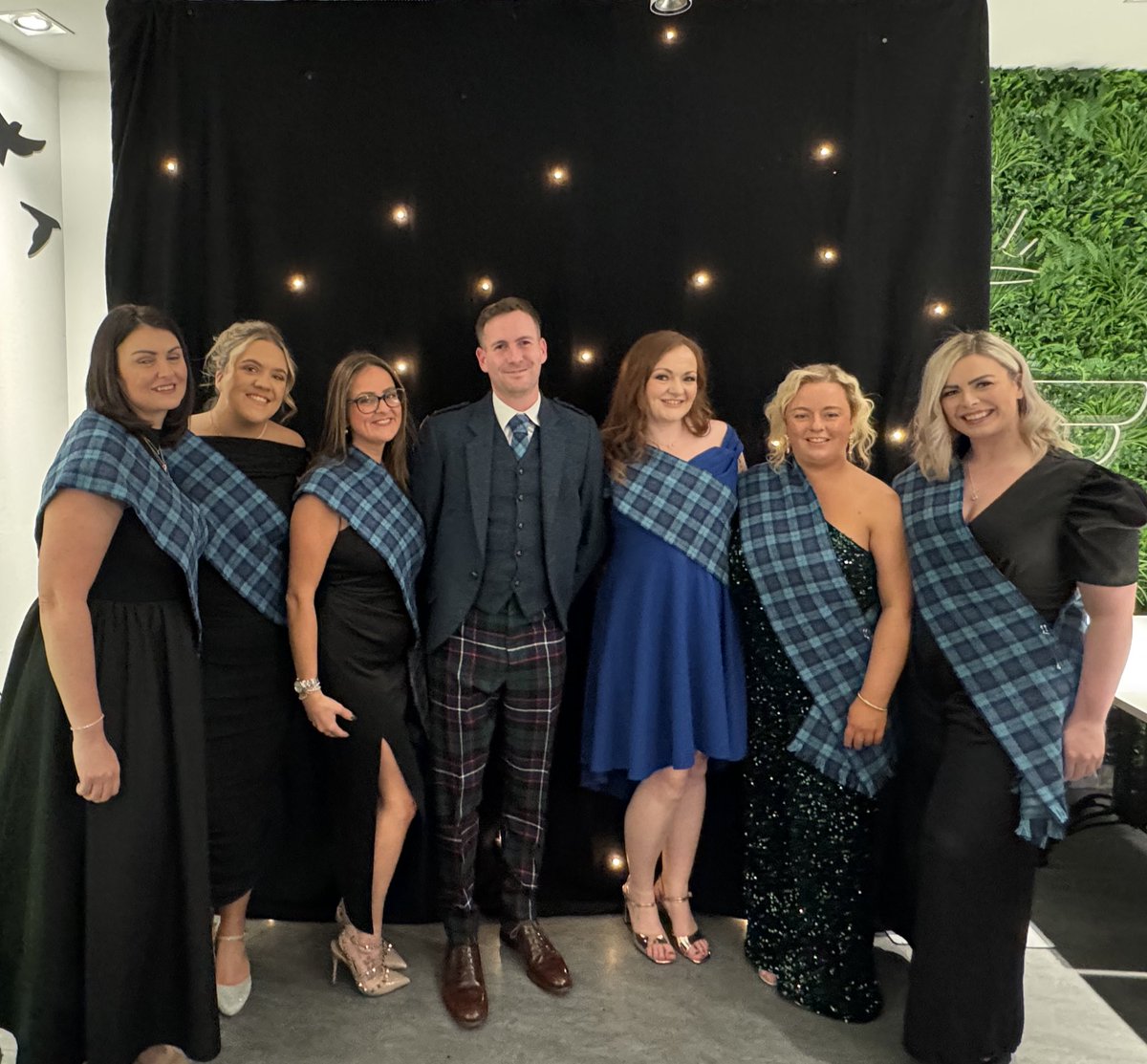 LKelly_82's tweet photo. #QNISAwards what a journey over the last 9months and to have shared it with the most amazing people; led by our incredible @ClareCable @QNI_Scotland #gratitude https://t.co/ZeFfhLdJg7