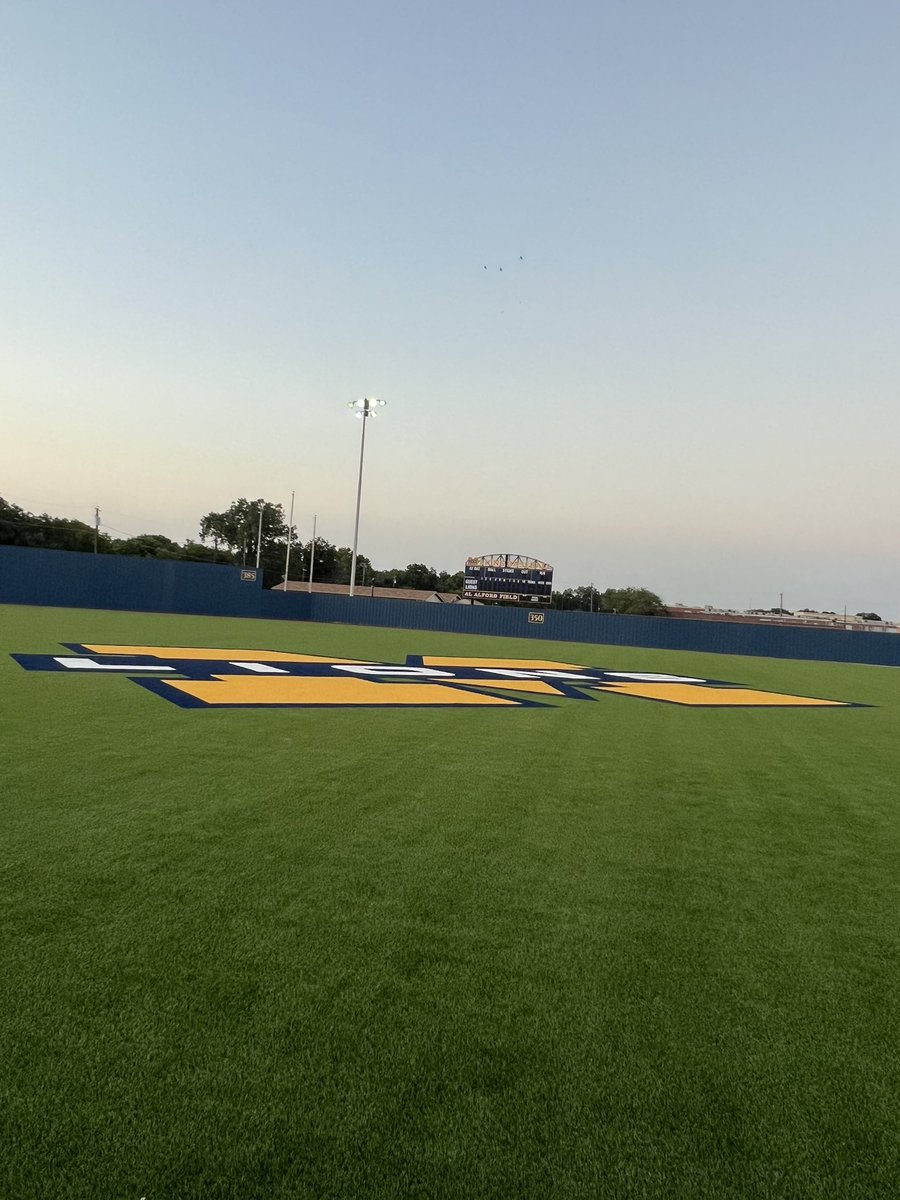 HS Baseball Fields Of America! tweet media