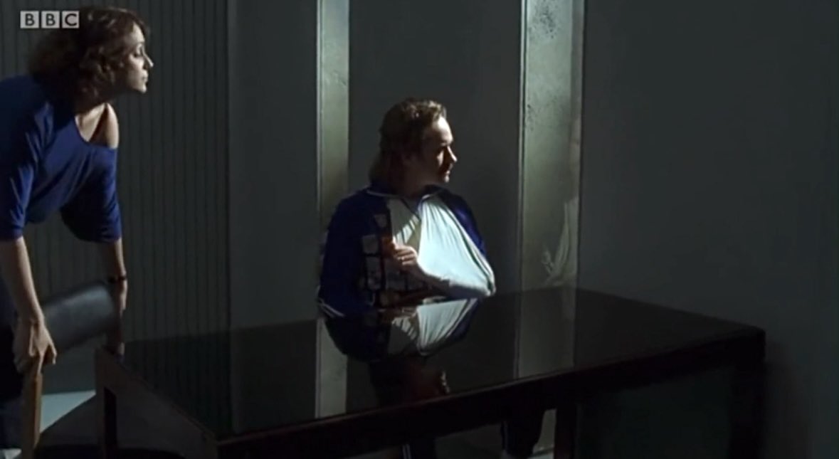 MacfadyenDaily's tweet image. Matthew Macfadyen in Ashes to Ashes.

#matthewmacfadyen #ashestoashes