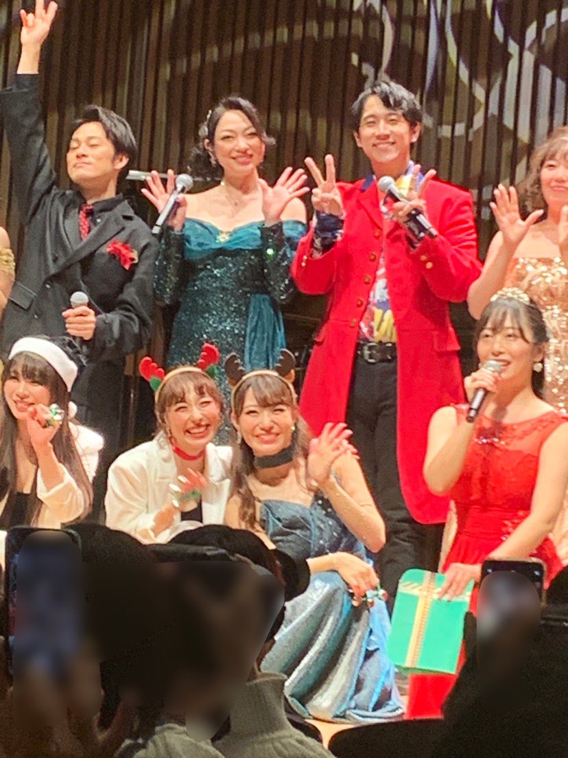 myste___Umi's tweet photo. @0 ひと足早い素敵なXmas🎄をありがとうございました❤︎ 塚脇千賀子さんの歌声が心にずっと残っています🫶 初めてのサンラグ、参加型もあり、最高のクリスマスプレゼントでした！MCさん、ピアニストさん、シンガーさんもダンサーさんも照明さん音響さんスタッフさん全ての皆様に感謝を💐

 #サンラグ https://t.co/2zZC6Gxhc8