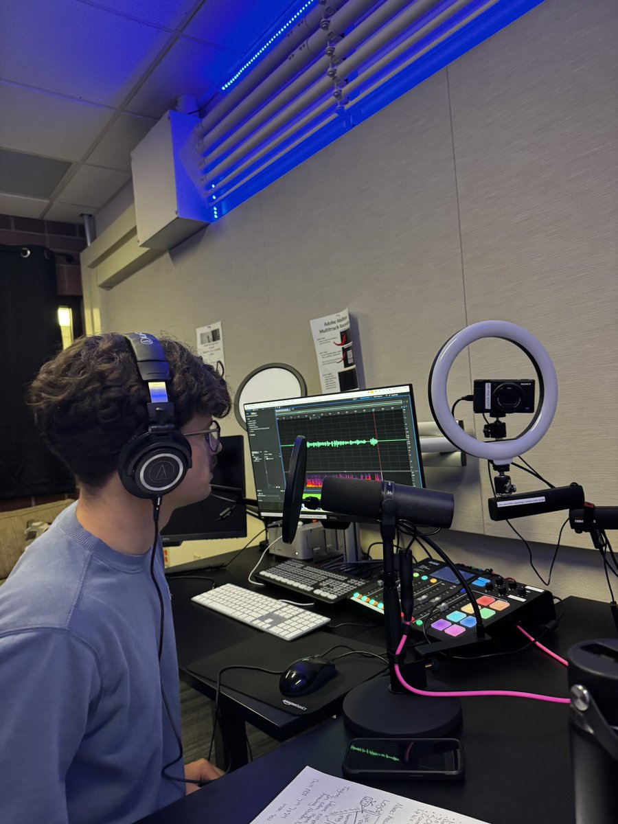 aidenhiggins22's tweet photo. Join us for a conversation on keeping college students engaged. We discuss creating interactive environments, balancing academics, and maintaining mental well-being. Perfect for students and educators. Tune in now! https://t.co/U1RsEm6jFI
