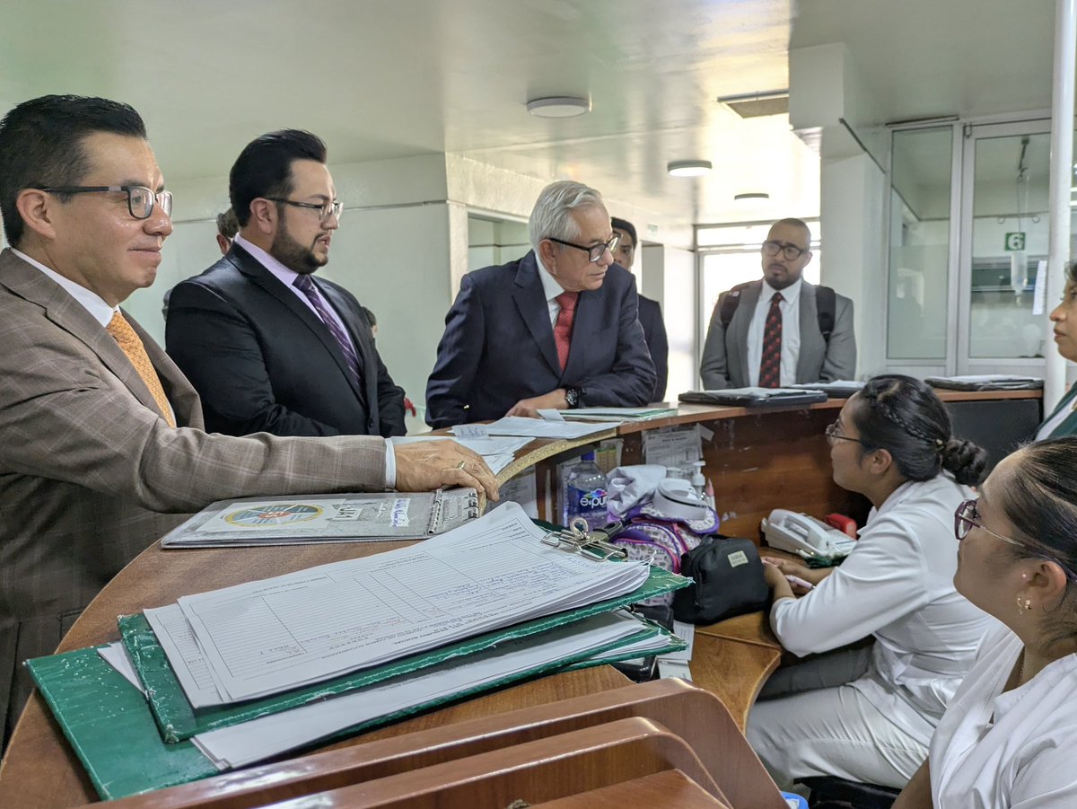 jorgegavino's tweet photo. En representación del Mtro. @zoerobledo le tomé protesta al Dr. Juan Carlos Corona de los Santos como presidente del Consejo Consultivo del OOAD de Tlaxcala (@tlaxcalaIMSS). Además realizamos un recorrido de supervisión por el Hospital General de Subzona #8. https://t.co/EM2vDVUYzw