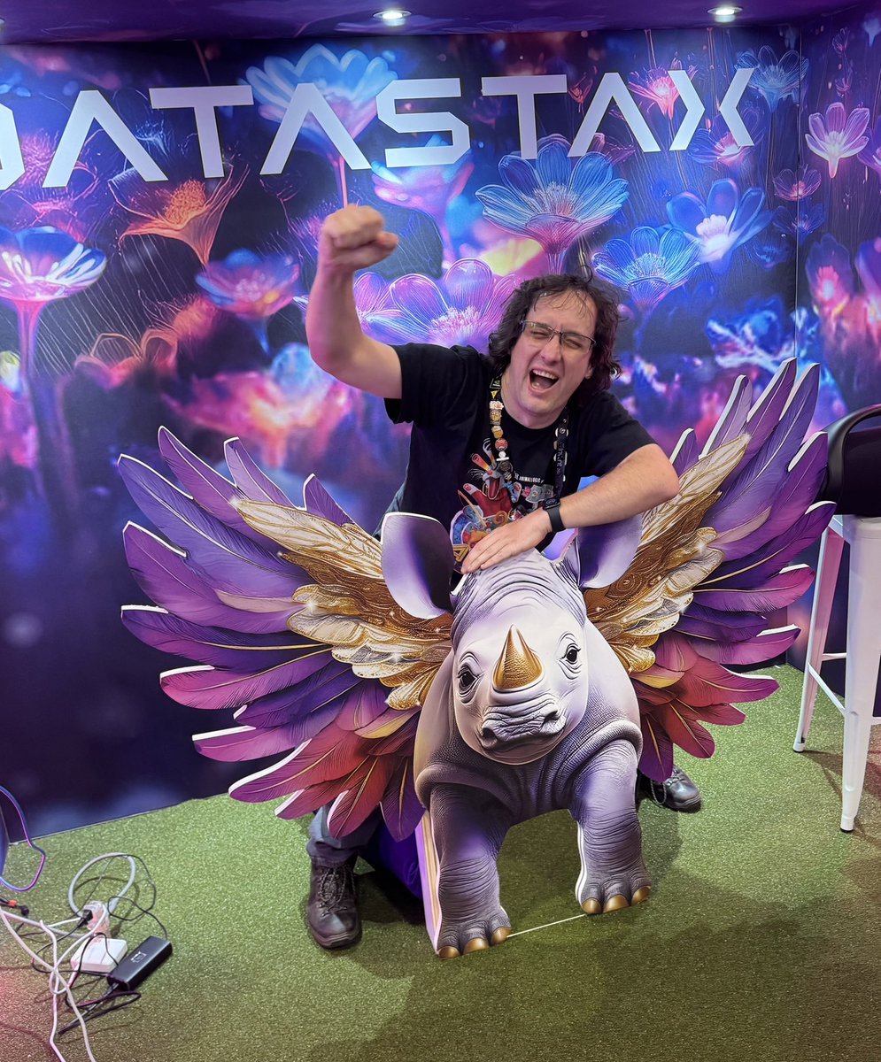 LiviuC_PhD's tweet image. I’m at #AWSreInvent2024 this week… and having a fabulous time as always @DataStax