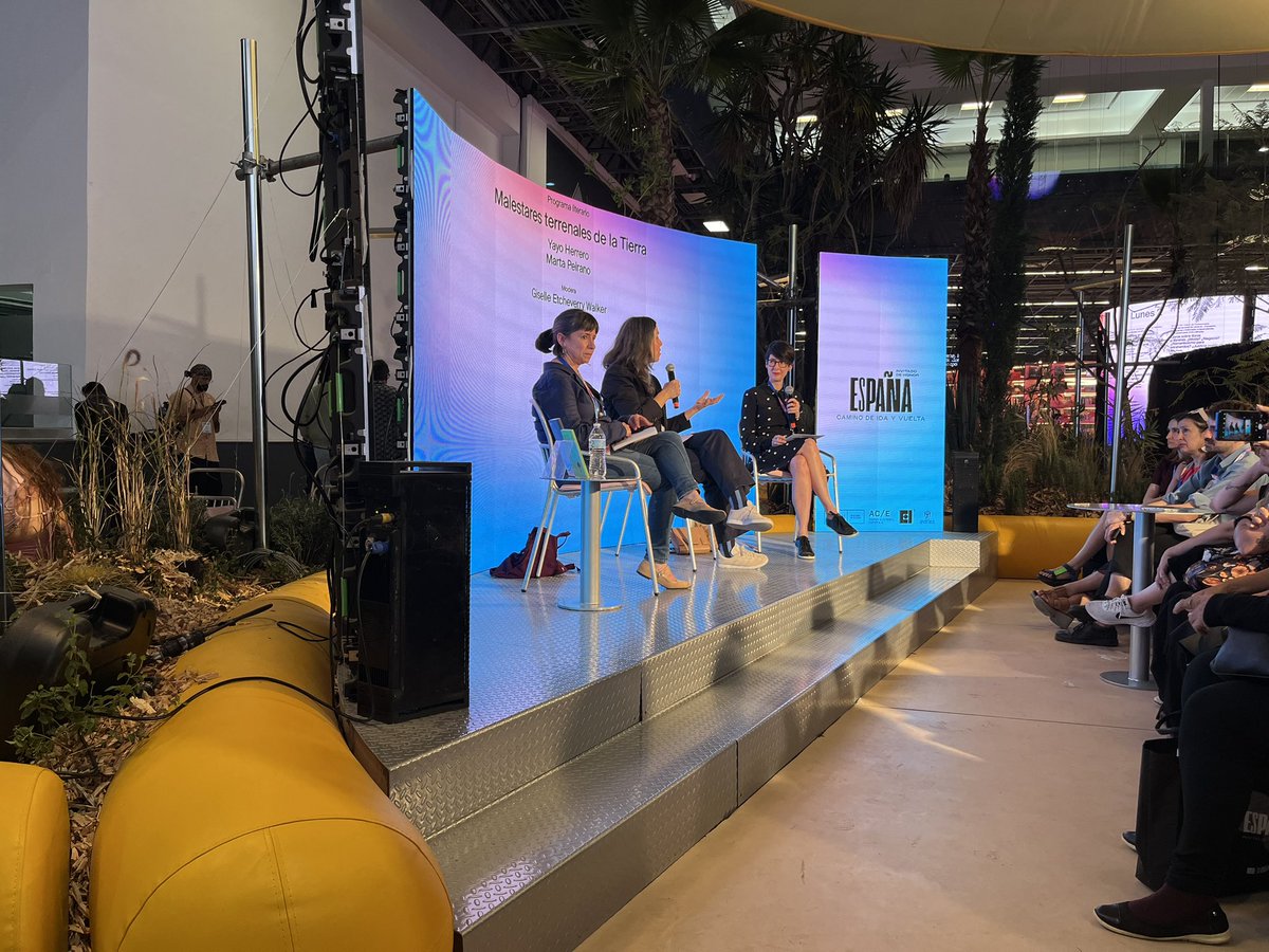 Noticiero Científico y Cultural Iberoamericano (@ncciberoamerica) on Twitter photo Da inicio la charla “Malestares terrenales de la tierra” 🌎 donde participan <a href="/minipetite/">Marta Peirano</a> y @yayo_herrero 🙌🏻
Modera: <a href="/wgiselle/">Giselle Etcheverry Walker</a>
<a href="/FILGuadalajara/">FIL Guadalajara</a> #FIL2024 #SomosLectores Da inicio la charla “Malestares terrenales de la tierra” 🌎 donde participan <a href="/minipetite/">Marta Peirano</a> y @yayo_herrero 🙌🏻
Modera: <a href="/wgiselle/">Giselle Etcheverry Walker</a>
<a href="/FILGuadalajara/">FIL Guadalajara</a> #FIL2024 #SomosLectores