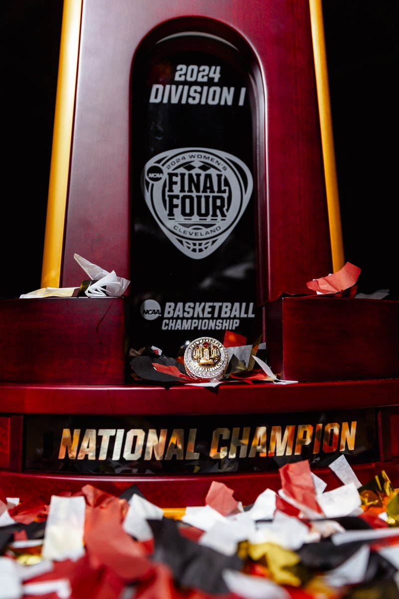 GamecockWBB's tweet photo. Ring Us! https://t.co/KOmGKCh7zE